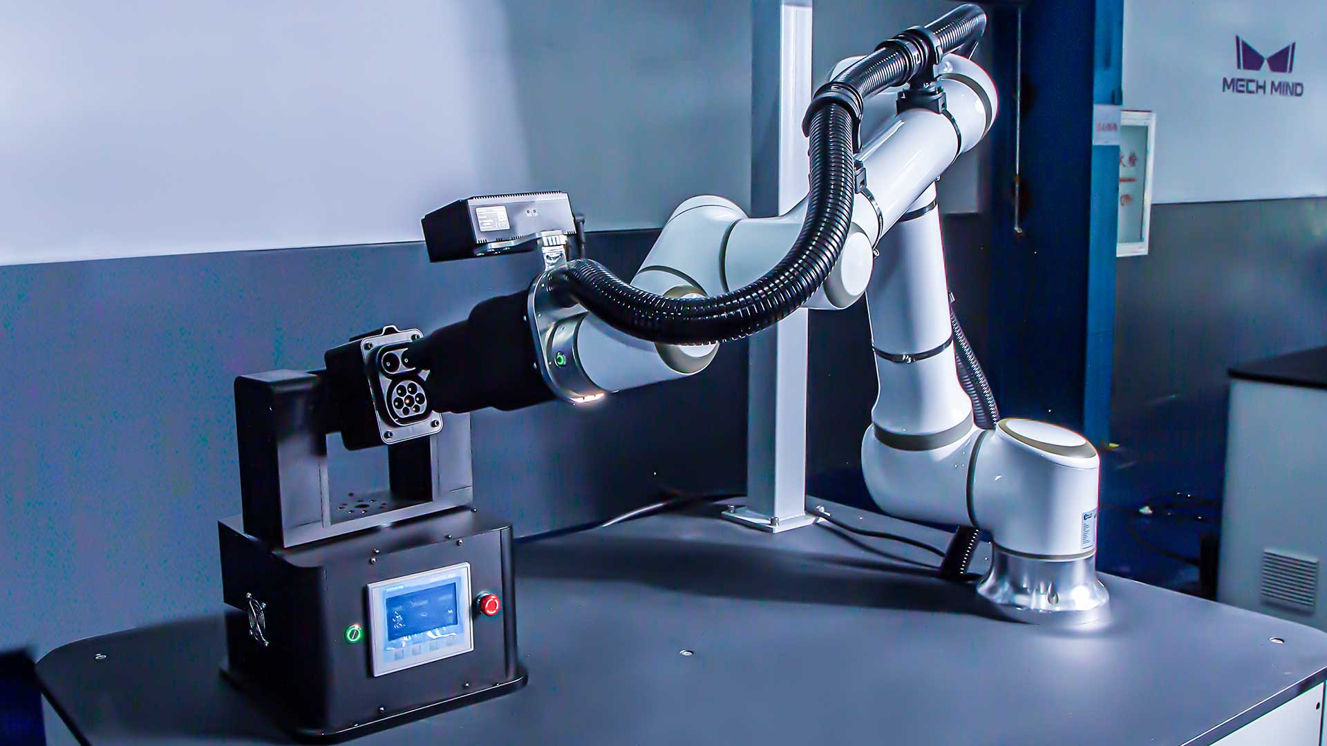 智能機器人應用-3D視覺引導汽車充電頭插拔